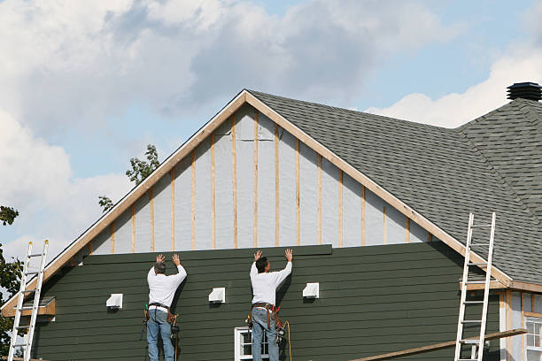 Professional Siding technician working in Ono, PA